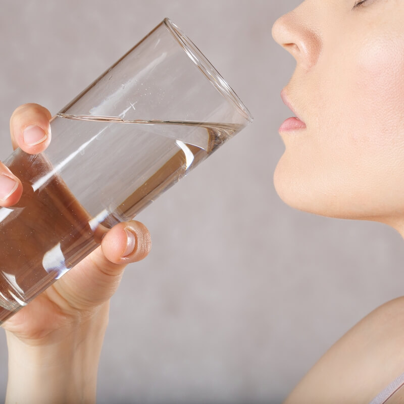 Women drinking water | Aqua Chill